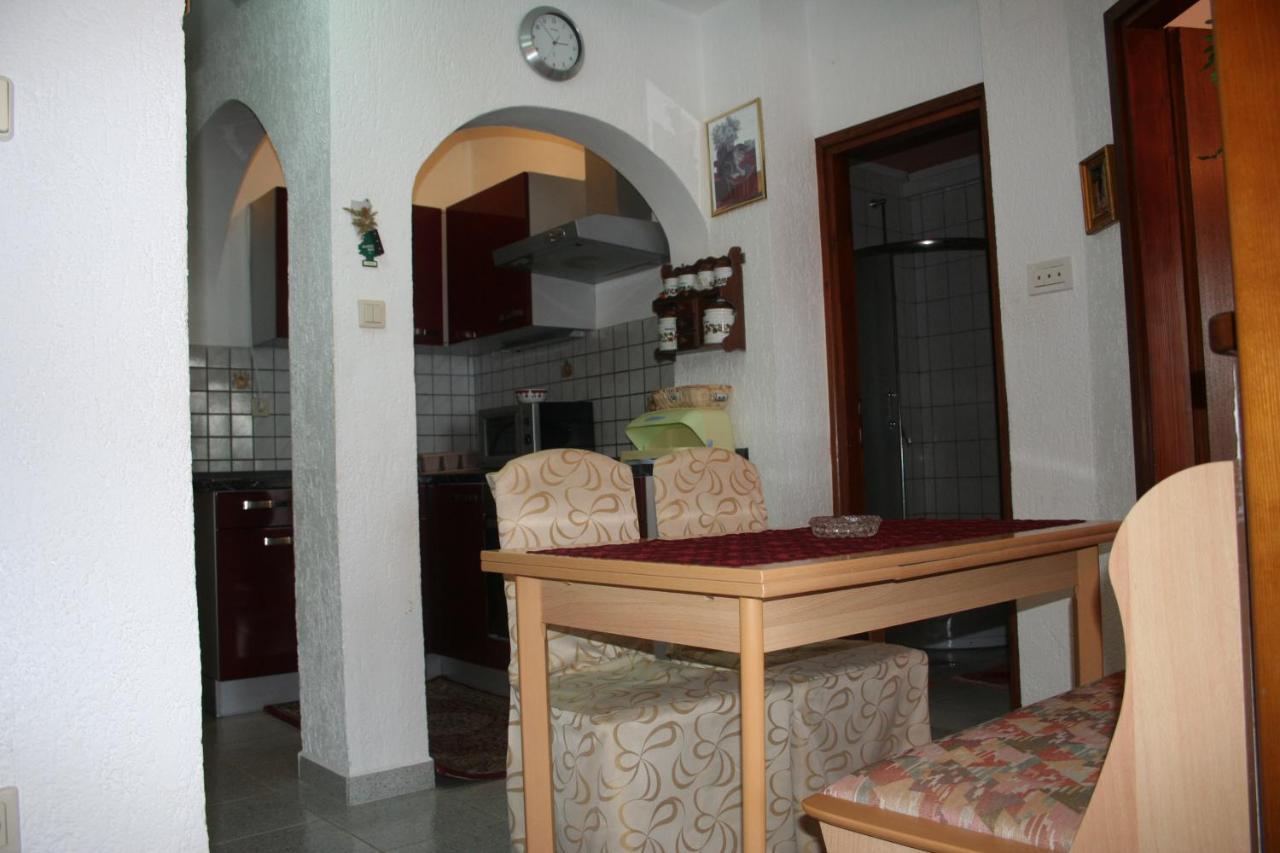Apartmani Jankov Krk Town Luaran gambar